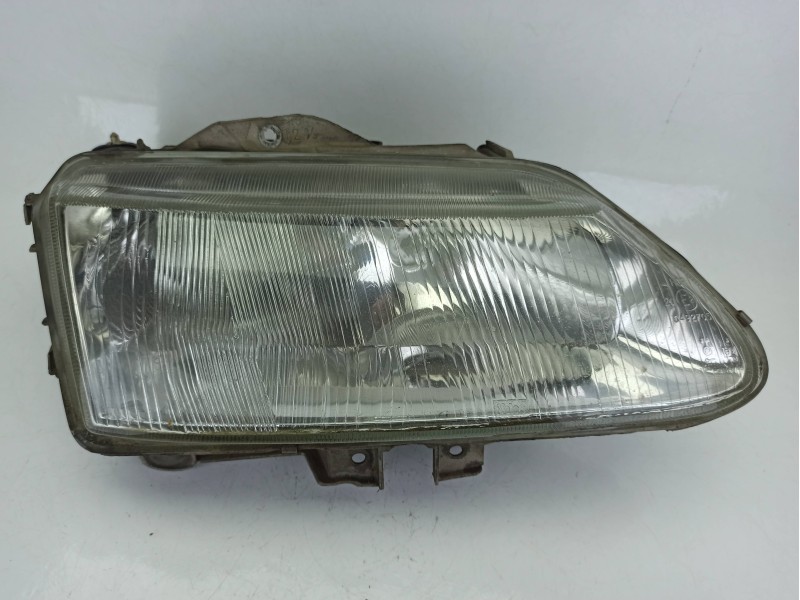 Recambio de faro derecho para renault laguna (b56) 2.0 d rn (b56f/g) referencia OEM IAM 7700820119  