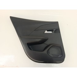 GUARNECIDO PUERTA TRASERA IZQUIERDA 208186W04 