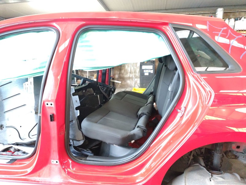 Recambio de gomas contorno puerta para audi a3 sportback (8ya, 8yf) 35 tdi referencia OEM IAM 8Y4833721C  