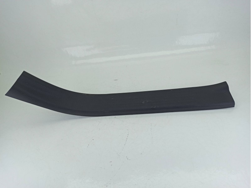 Recambio de moldura para nissan navara np300 pick-up (d23, d23t) 2.3 dci referencia OEM IAM 769B74KJ1A  