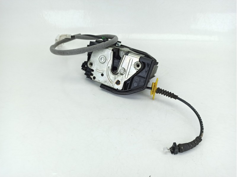 Recambio de cerradura puerta delantera derecha para bmw x3 (e83) 2.0 sd referencia OEM IAM 7202146  