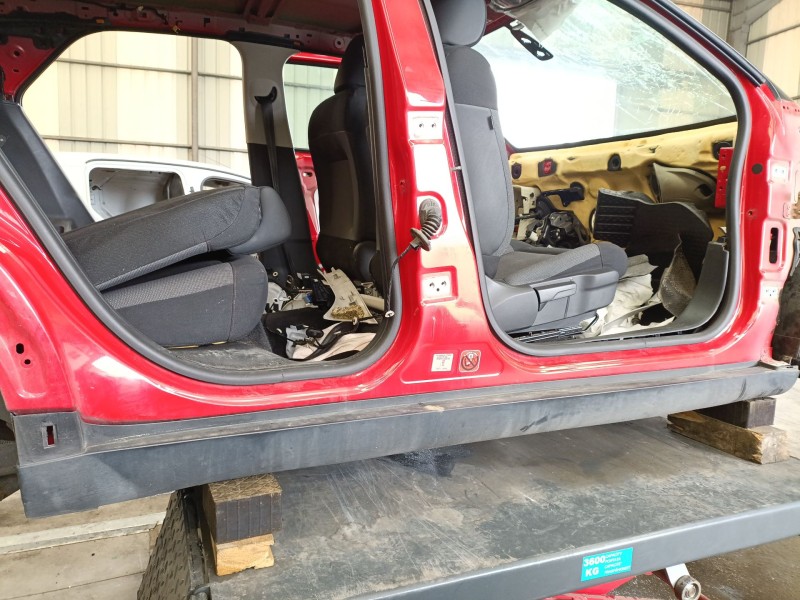 Recambio de faldon lateral para citroën c4 cactus 1.5 bluehdi 100 referencia OEM IAM 98235769XT  