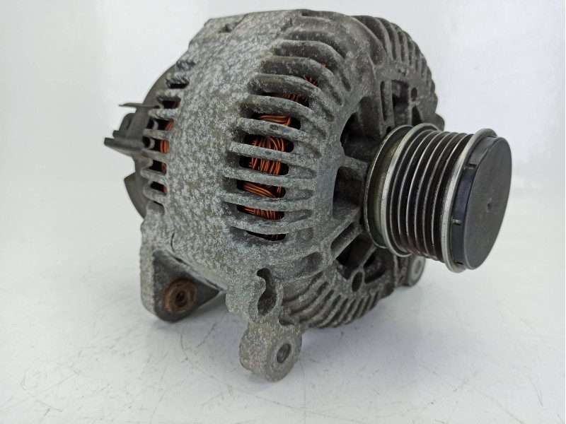 Recambio de alternador para volkswagen passat b6 (3c2) 2.0 tdi referencia OEM IAM 021903026L  