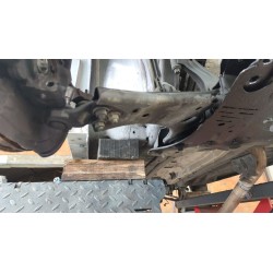 BRAZO SUSPENSION INFERIOR DELANTERO DERECHO 68318010AG 
