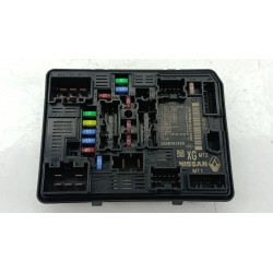 CAJA RELES / FUSIBLES 284B78143R 
