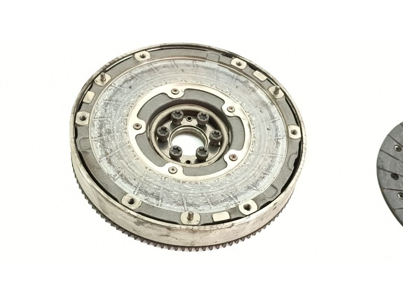 Recambio de kit embrague para ford focus iii turnier 1.6 tdci referencia OEM IAM 2088325  