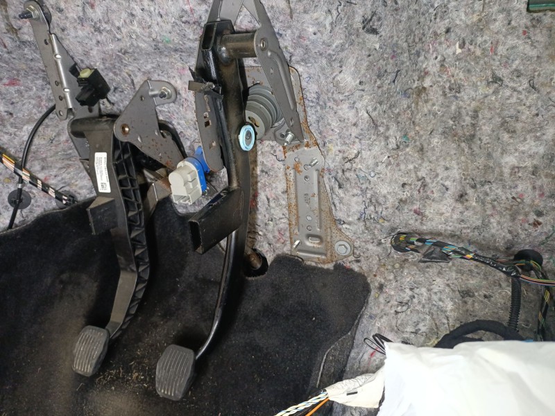 Recambio de pedal freno para ford focus iii turnier 1.6 tdci referencia OEM IAM BV612467GA  