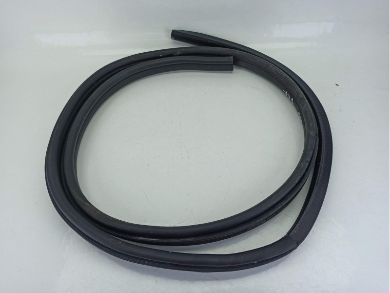 Recambio de gomas contorno puerta para ford focus ii descapotable 2.0 tdci referencia OEM IAM 6N41L20530  