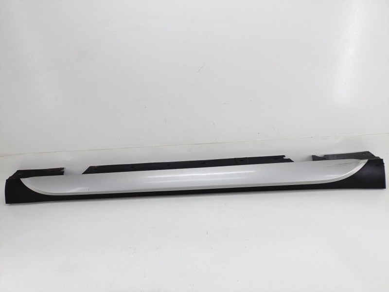 Recambio de faldon lateral para bmw x1 (e84) sdrive 18 d referencia OEM IAM 51772990600  