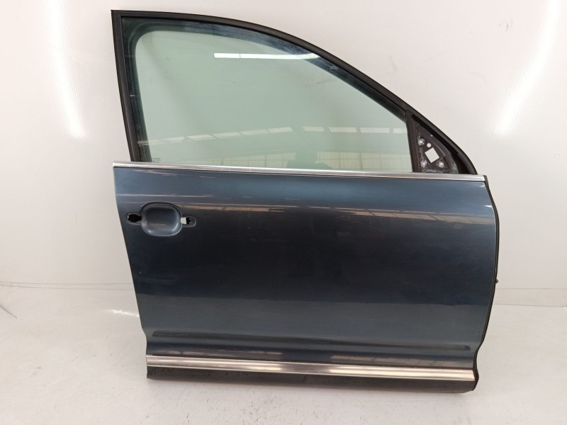 Recambio de puerta delantera derecha para volkswagen touareg (7la, 7l6, 7l7) 3.0 v6 tdi referencia OEM IAM 7L0831056L  