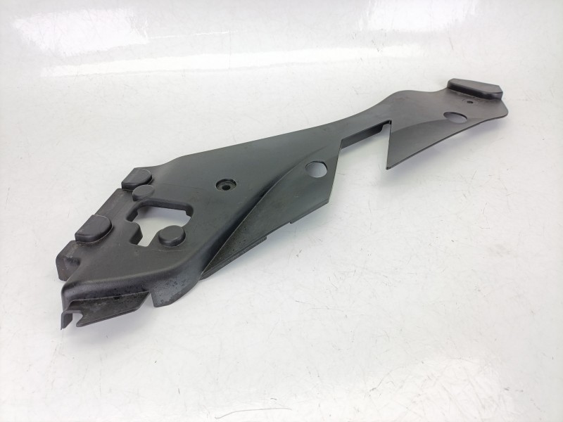 Recambio de moldura para mercedes-benz clase c (w204) c 250 cdi (204.003) referencia OEM IAM A2048261324  