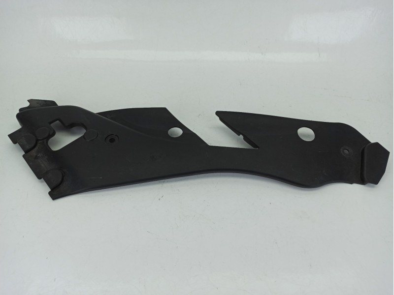 Recambio de moldura para mercedes-benz clase c (w204) c 250 cdi (204.003) referencia OEM IAM A2048261424  