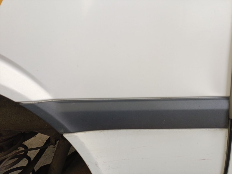 Recambio de moldura para mercedes-benz vito / mixto furgoneta (w639) 111 cdi (639.601, 639.603) referencia OEM IAM   