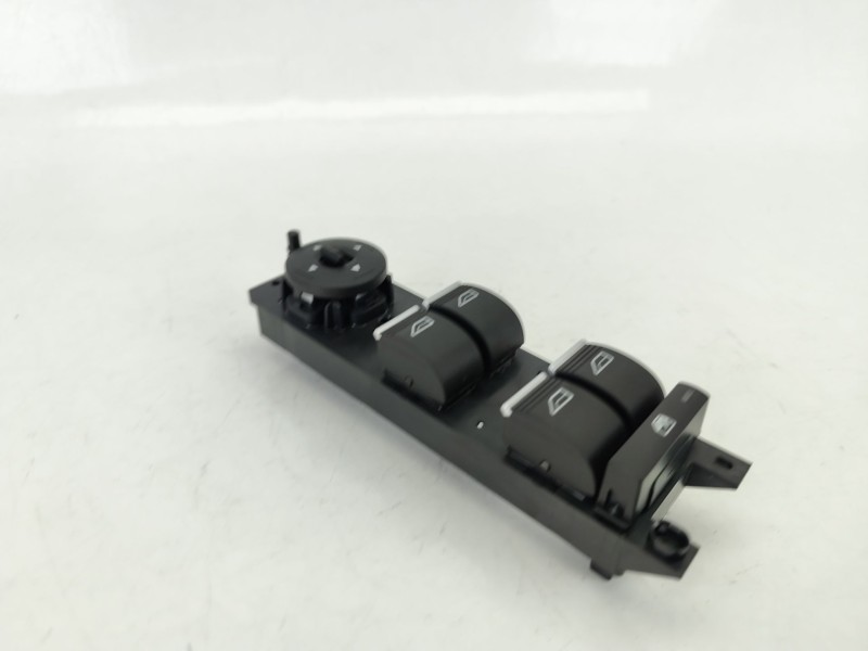 Recambio de mando elevalunas delantero izquierdo para ford focus iii 1.5 tdci referencia OEM IAM 2033142  