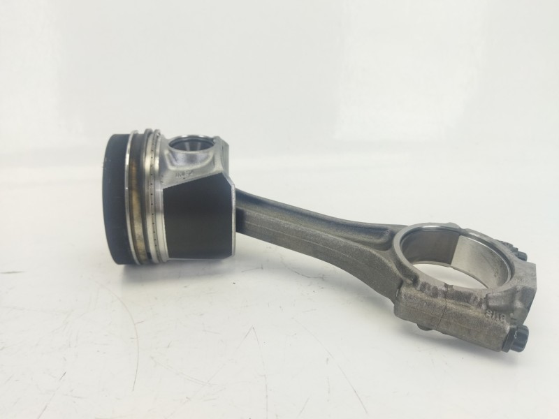 Recambio de piston para audi a3 sportback (8va, 8vf) 1.6 tdi referencia OEM IAM 79L121  
