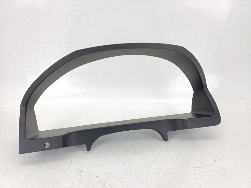 Recambio de embellecedor para mercedes-benz clase c (w204) c 250 cdi (204.003) referencia OEM IAM A2046800023  