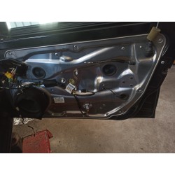 ELEVALUNAS DELANTERO DERECHO 