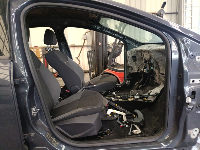 Recambio de gomas contorno puerta para ford focus iii turnier 1.6 tdci referencia OEM IAM 1750005  