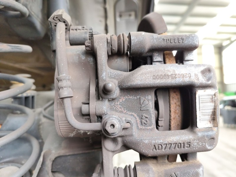 Recambio de pinza de freno trasera derecha para citroën c4 grand picasso ii (da_, de_) 1.2 thp 130 referencia OEM IAM 1608999680
