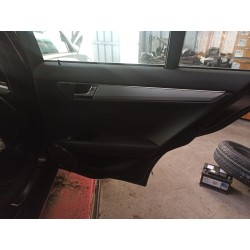 GUARNECIDO PUERTA TRASERA DERECHA A2045402710 