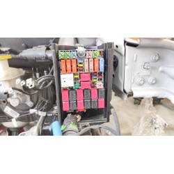 CAJA RELES / FUSIBLES 51987784 