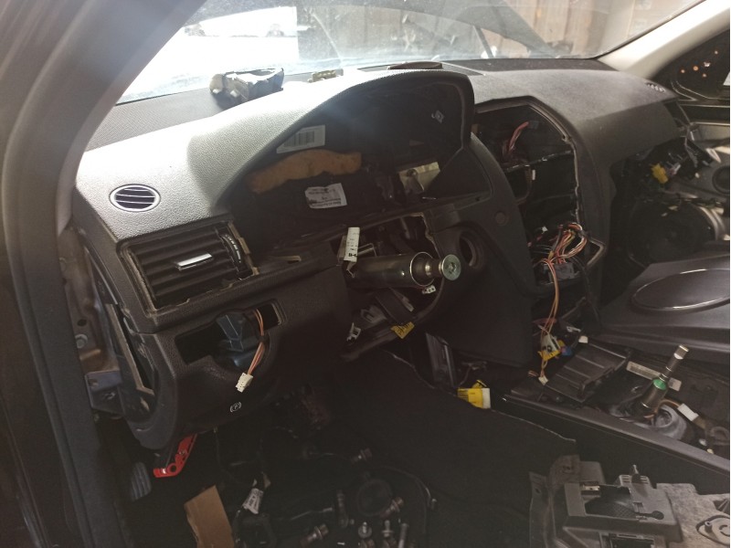 Recambio de salpicadero para mercedes-benz clase c (w204) c 250 cdi (204.003) referencia OEM IAM A2046803787  