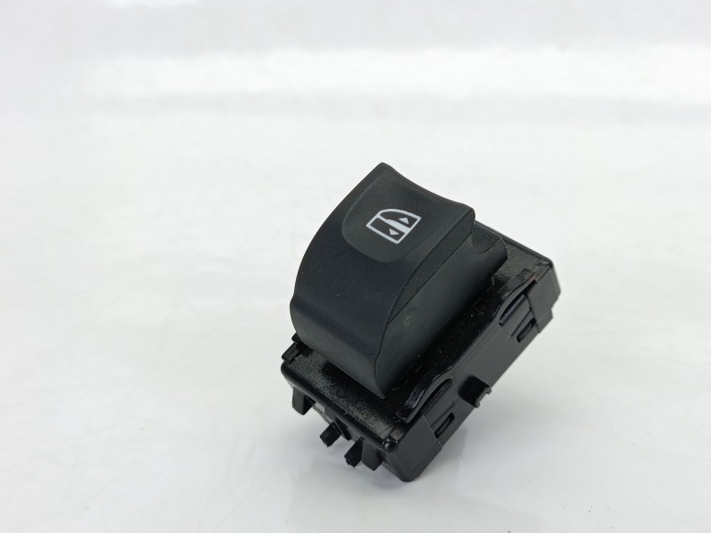 Recambio de mando elevalunas delantero derecho para renault megane iv hatchback (b9a/m/n_) 1.2 tce 100 (b9ms) referencia OEM IAM