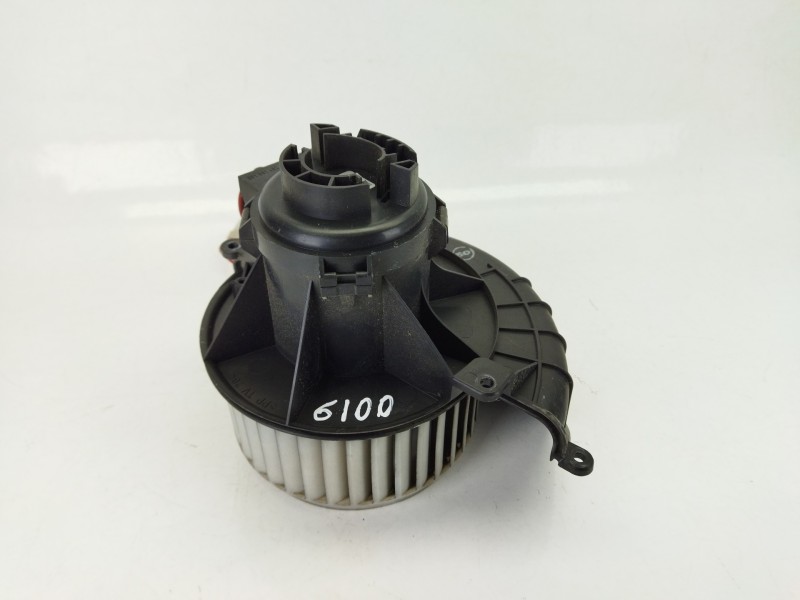 Recambio de motor calefaccion para opel astra h (a04) 1.9 cdti (l48) referencia OEM IAM 52407543  