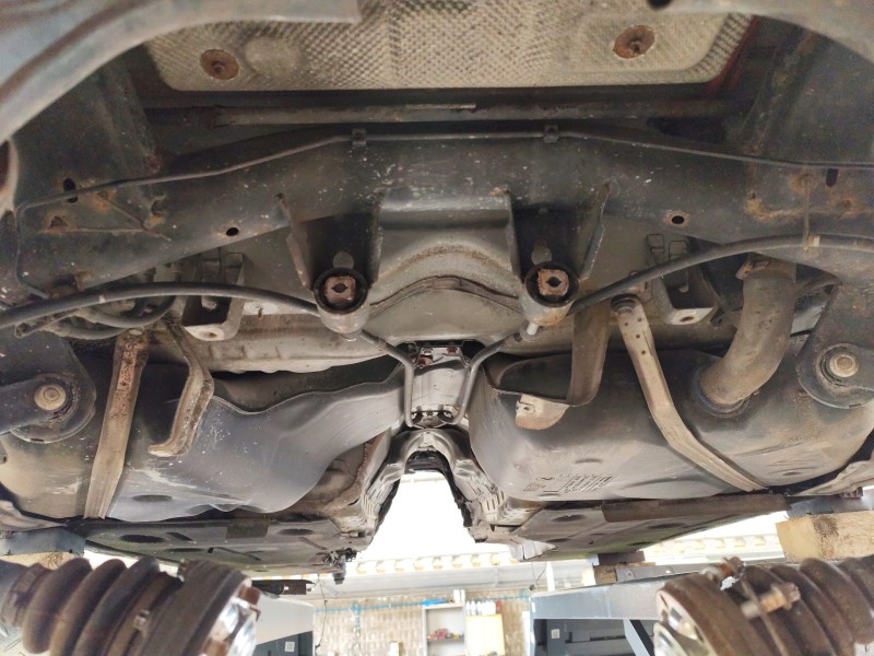 Recambio de deposito combustible para bmw x1 (e84) xdrive 23 d referencia OEM IAM 16117283802  