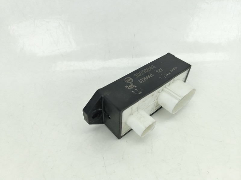Recambio de caja reles / fusibles para mg zs suv (azs1) 1.5 vti referencia OEM IAM 30090043  