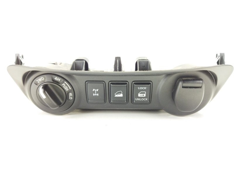 Recambio de modulo electronico para nissan navara np300 pick-up (d23, d23t) 2.3 dci referencia OEM IAM 682UU4KJ0A  