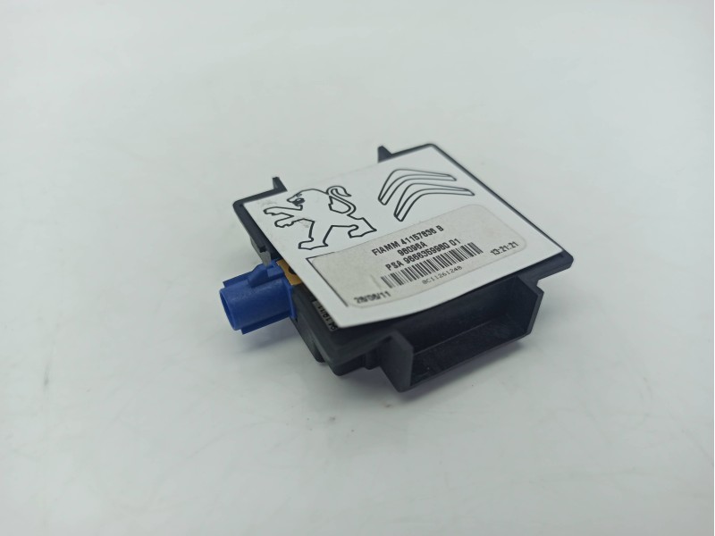 Recambio de antena para peugeot 508 i (8d_) 1.6 hdi referencia OEM IAM 9666359980  