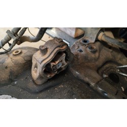 SOPORTE MOTOR TRASERO LR011835 