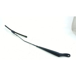 BRAZO LIMPIA DELANTERO DERECHO YQ00137180 