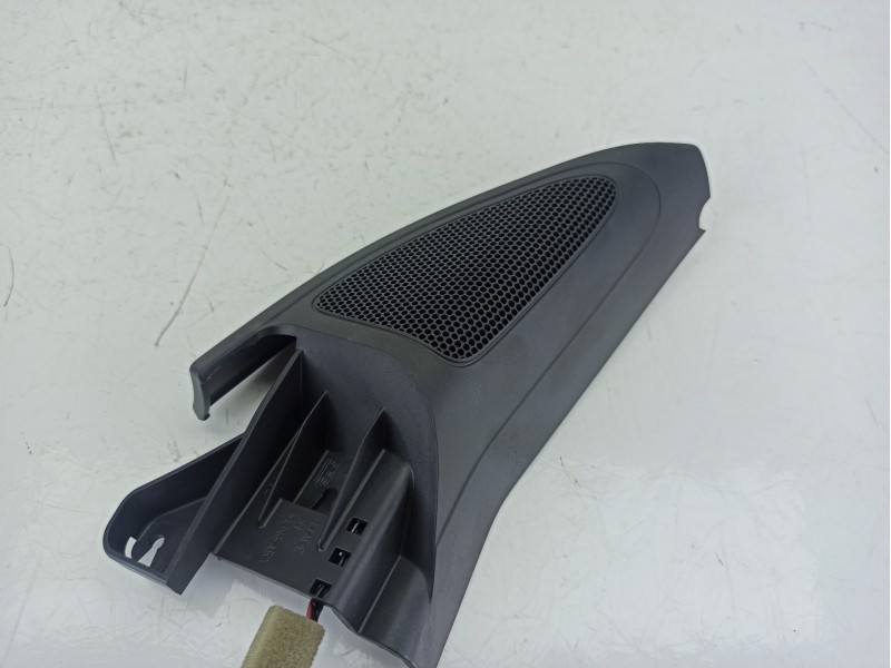 Recambio de embellecedor para volkswagen golf plus v (5m1, 521) 1.2 tsi referencia OEM IAM 5K0035411  