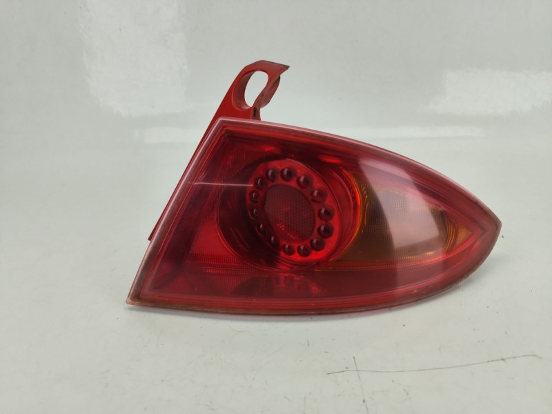 Recambio de piloto trasero derecho para seat leon (1p1) 1.9 tdi referencia OEM IAM 1P0945096B  