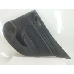 GUARNECIDO PUERTA TRASERA DERECHA 153001891 