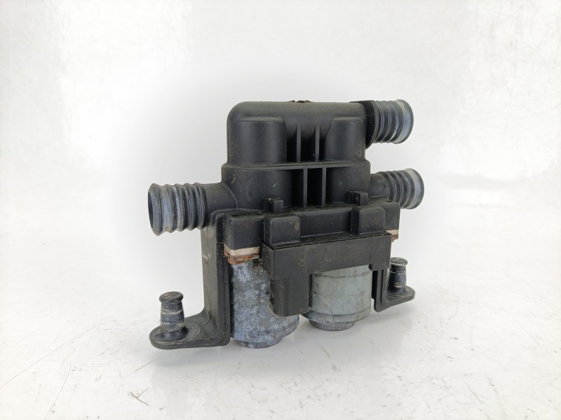 Recambio de valvula intercambio de calefaccion para bmw x5 (e53) 4.4 i referencia OEM IAM 8374995  