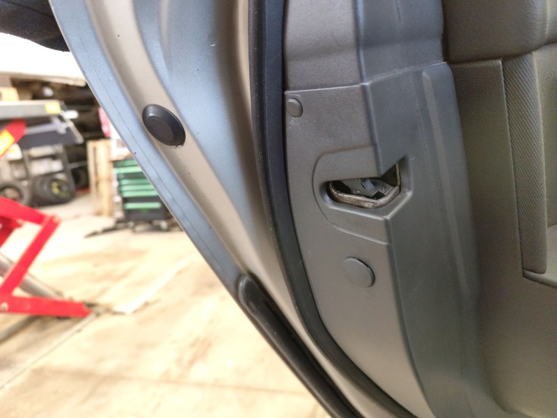 Recambio de cerradura puerta trasera izquierda para peugeot 508 i (8d_) 2.0 hdi referencia OEM IAM 9819263280  