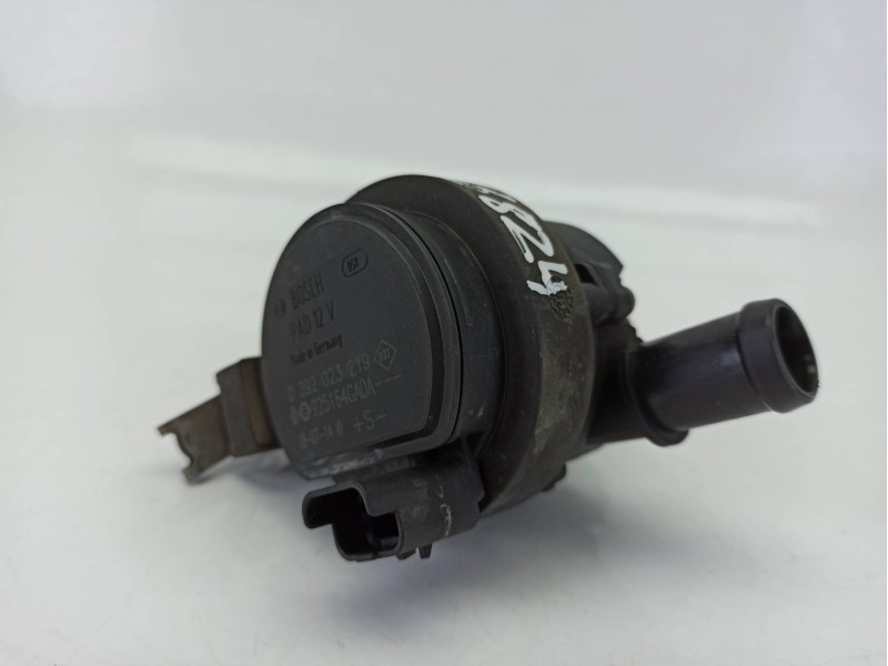Recambio de bomba agua para nissan navara np300 pick-up (d23, d23t) 2.3 dci referencia OEM IAM 0392023219  