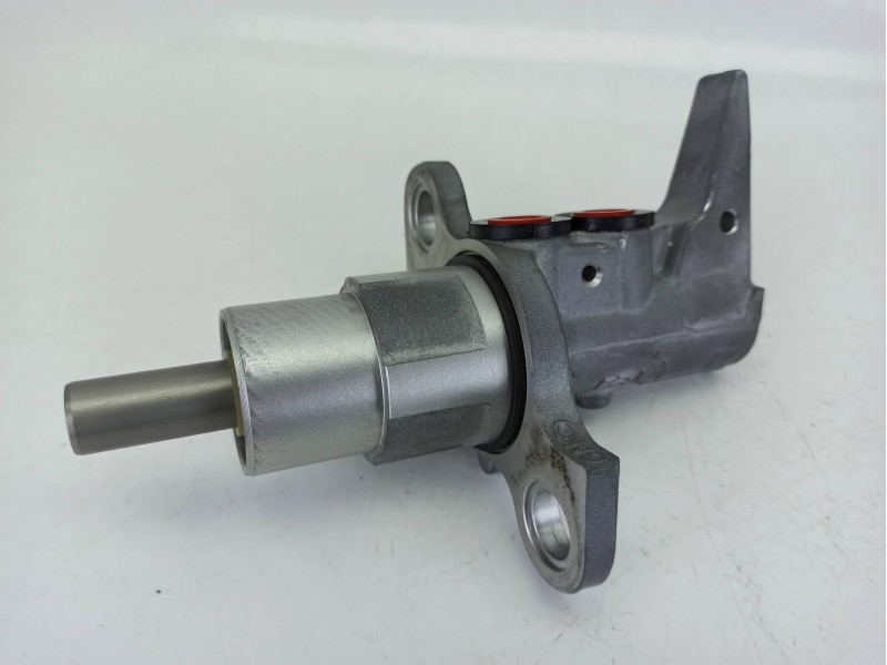 Recambio de bomba freno para audi a4 b8 (8k2) 2.0 tdi referencia OEM IAM 8K0611301A  