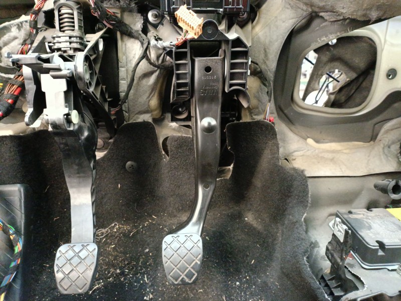 Recambio de pedal freno para volkswagen golf vii variant (ba5, bv5) 1.6 tdi referencia OEM IAM 5Q1721143A  