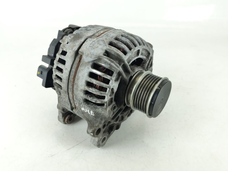 Recambio de alternador para seat leon (1p1) 2.0 tdi referencia OEM IAM 06F903023F  