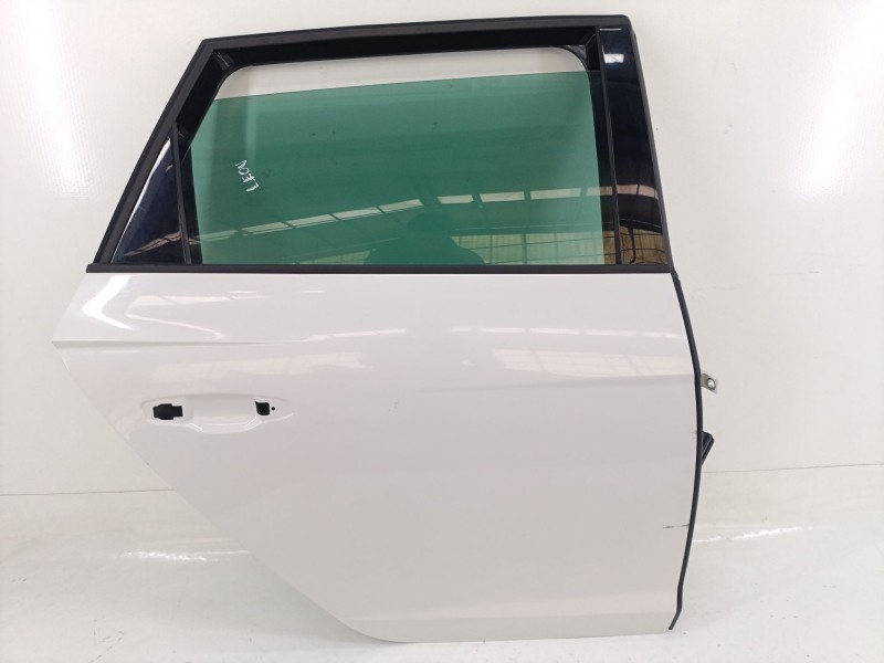 Recambio de puerta trasera derecha para seat leon st (5f8) 1.6 tdi referencia OEM IAM 5F9833056  