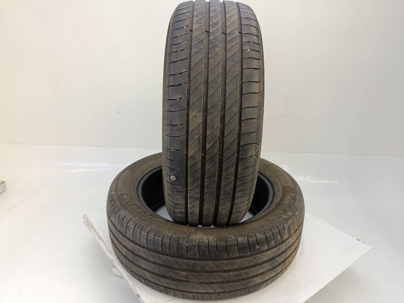 Recambio de neumatico para fruehauf super 55 super 55 referencia OEM IAM 19555R16  