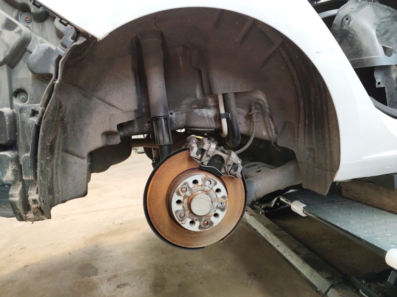 Recambio de paso rueda trasero derecho para seat leon st (5f8) 1.6 tdi referencia OEM IAM 5F9810972A  