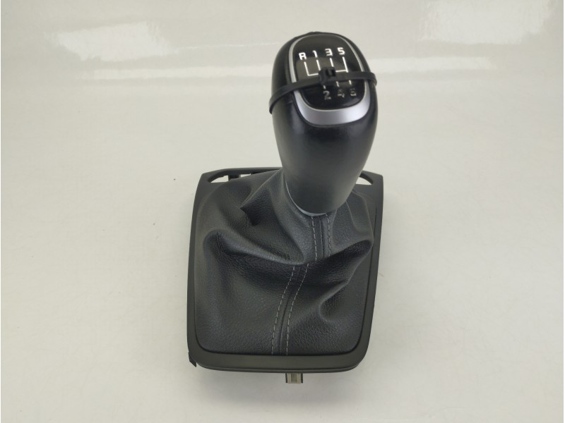 Recambio de guarnecidos palanca cambio para kia stonic (yb) 1.0 t-gdi referencia OEM IAM 84655H800  
