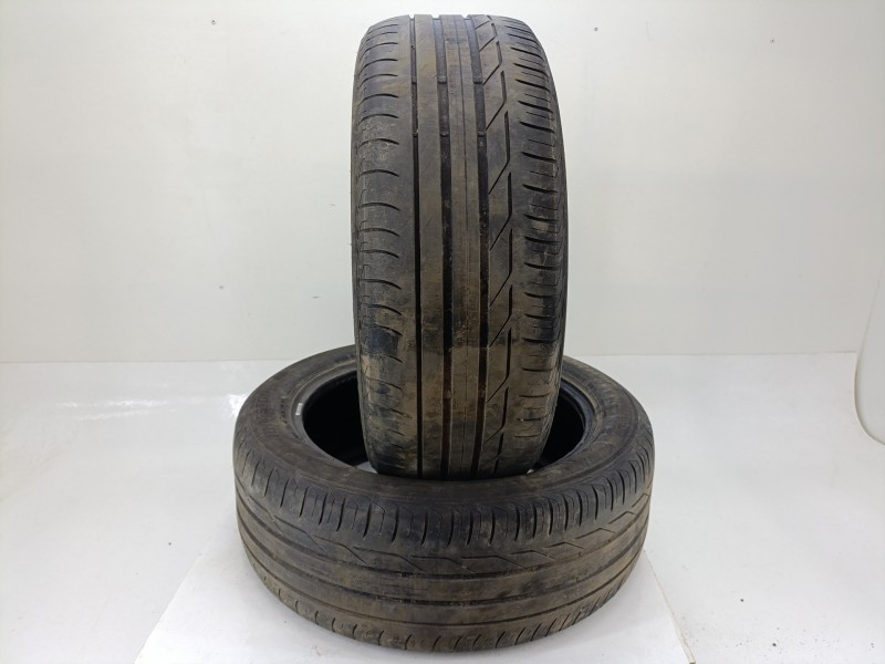 Recambio de neumatico para fruehauf super 55 super 55 referencia OEM IAM 22550R18  