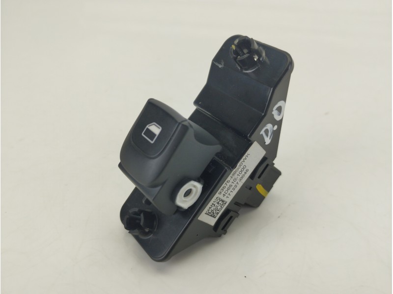 Recambio de mando elevalunas delantero derecho para kia stonic (yb) 1.0 t-gdi referencia OEM IAM 93575H8000WK  