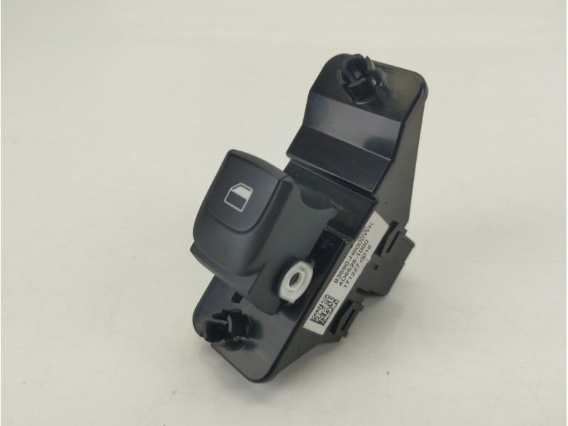 Recambio de mando elevalunas trasero derecho para kia stonic (yb) 1.0 t-gdi referencia OEM IAM 93590H8000WK  